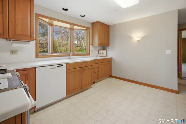 $374,900 | 104 Carman Road, Manchester, CT 06042