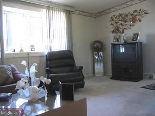 414 Densmore Road Philadelphia, PA 19116 - Photo 3 of 6 Gallery Image 3