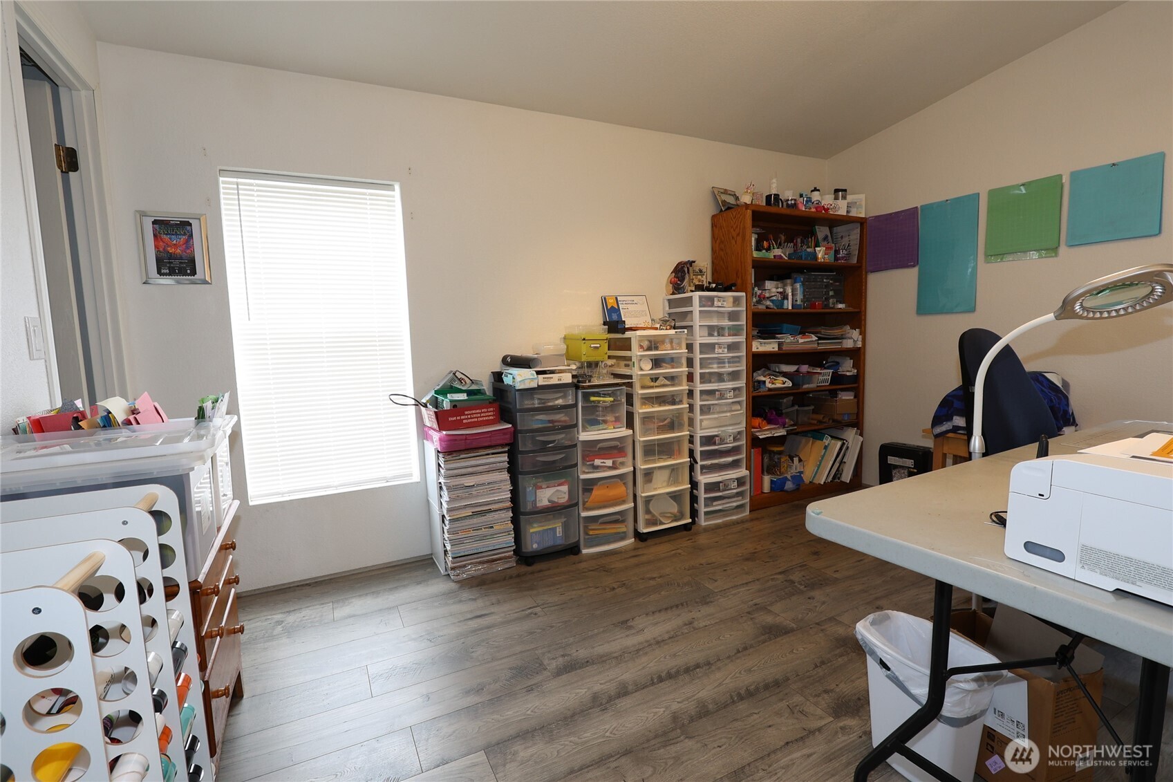 1427 100th Street Southwest, Unit 57 Everett, WA 98204 - Photo 10 of 38 a view of a livingroom with furniture and staircase