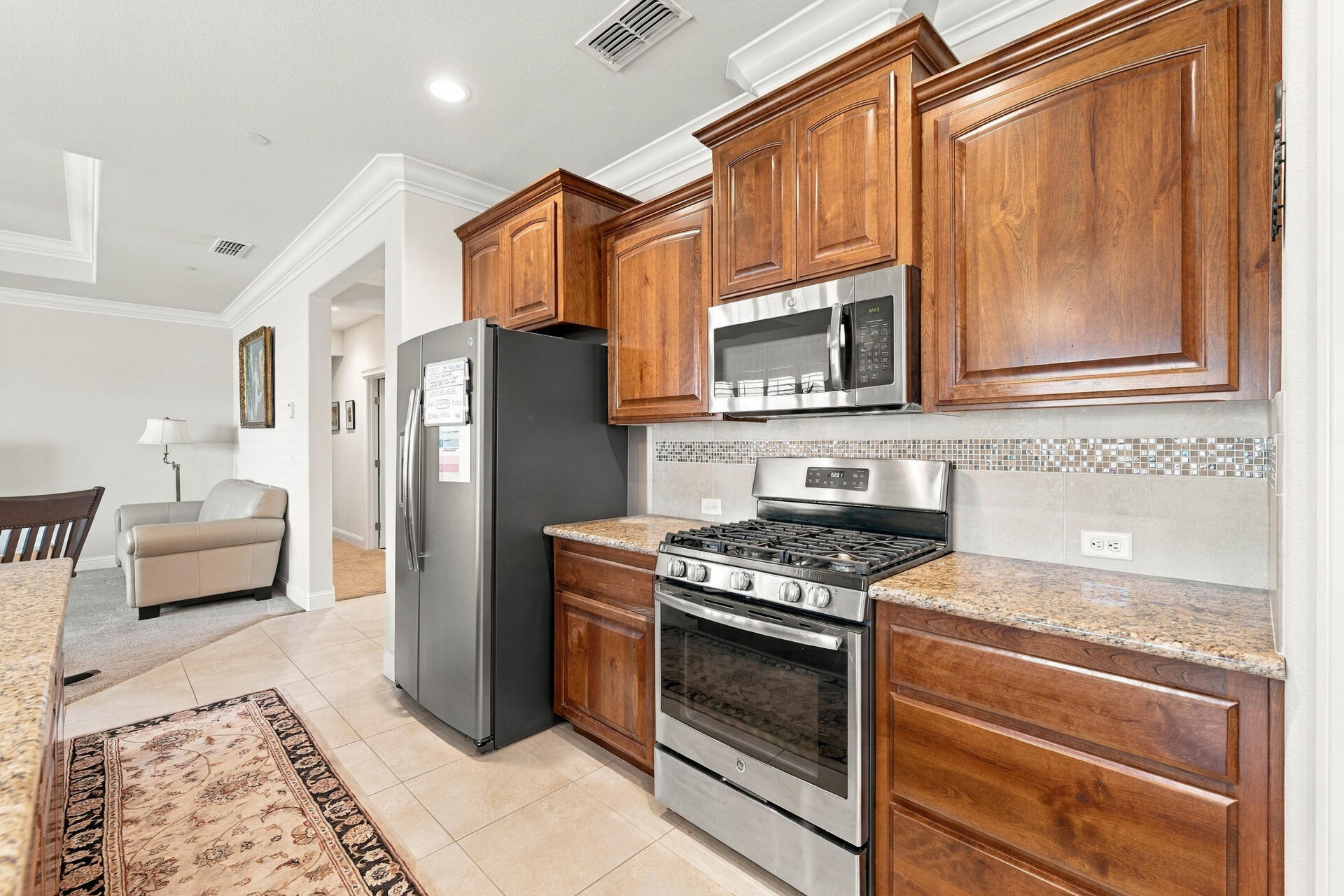 3334 Hotlam Road Redding, CA 96002 - Photo 12 of 36 Kitchen