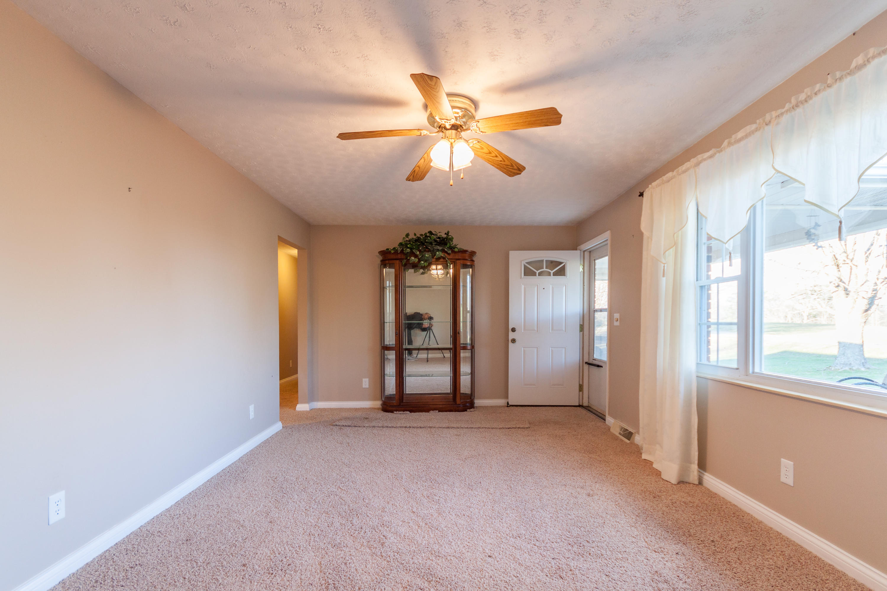 697 Coolidge Road La Follette, TN 37766 - Photo 7 of 20 697CoolidgeRd-127-HDR
