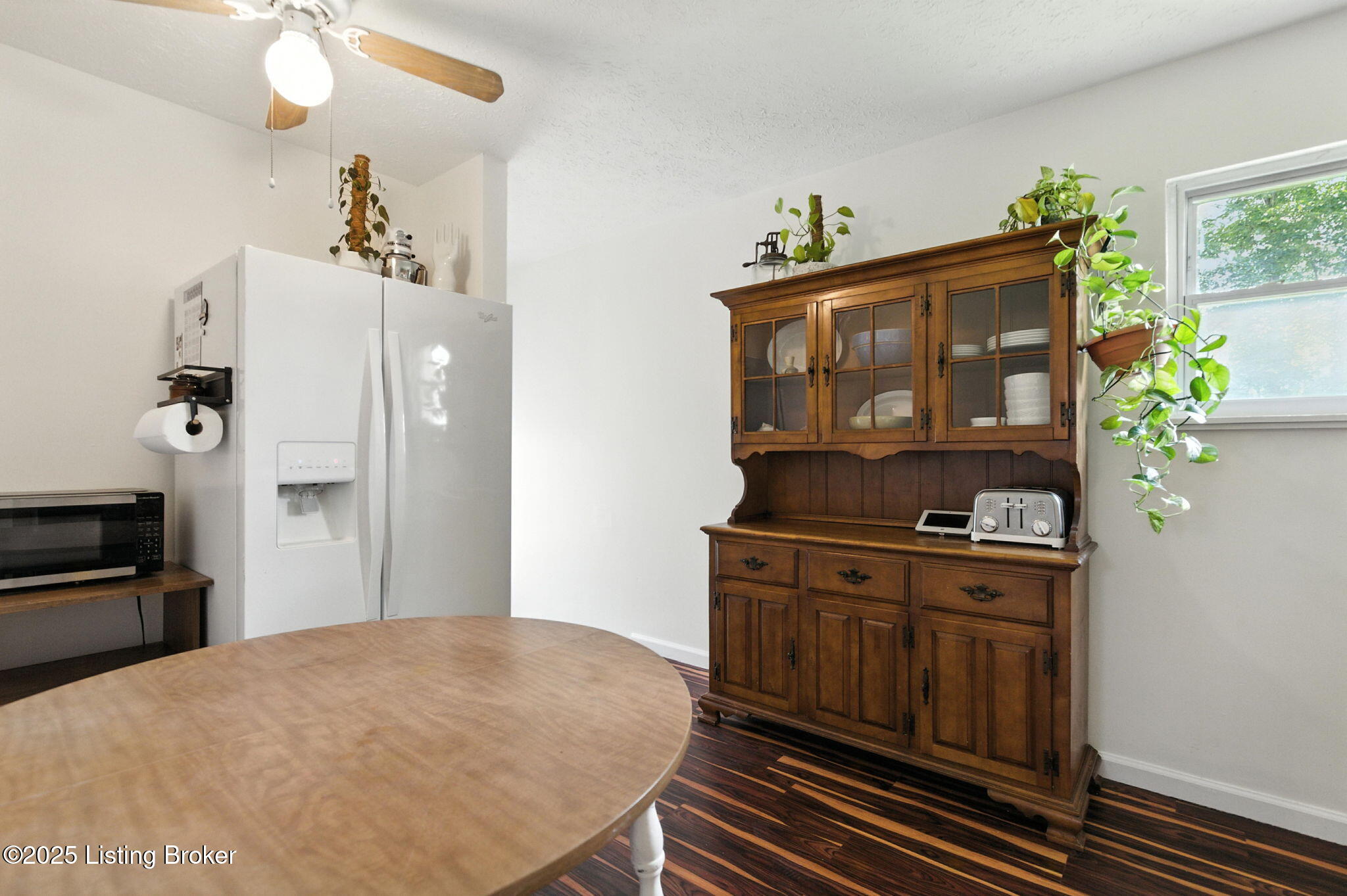 254 Glenview Road Louisville, KY 40229 - Photo 7 of 40 254 Glenview Rd-14