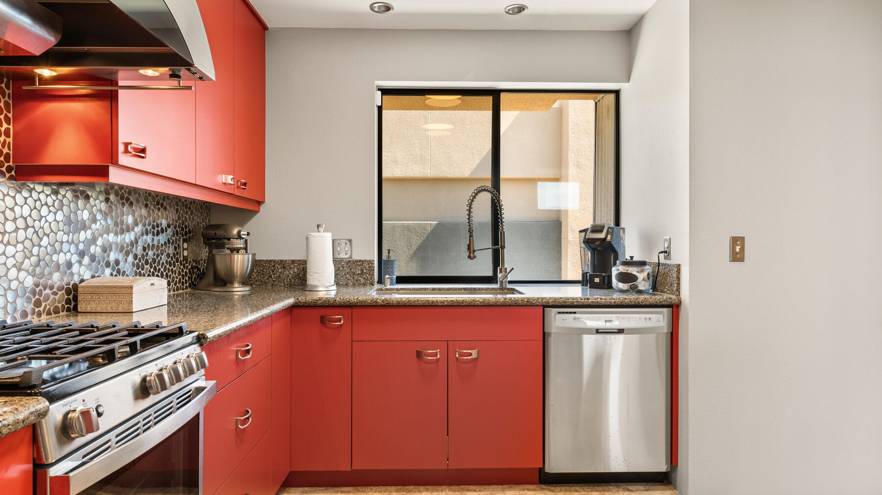 100 East Stevens Road, Unit 502 Palm Springs, CA 92262 - Photo 14 of 49 .
