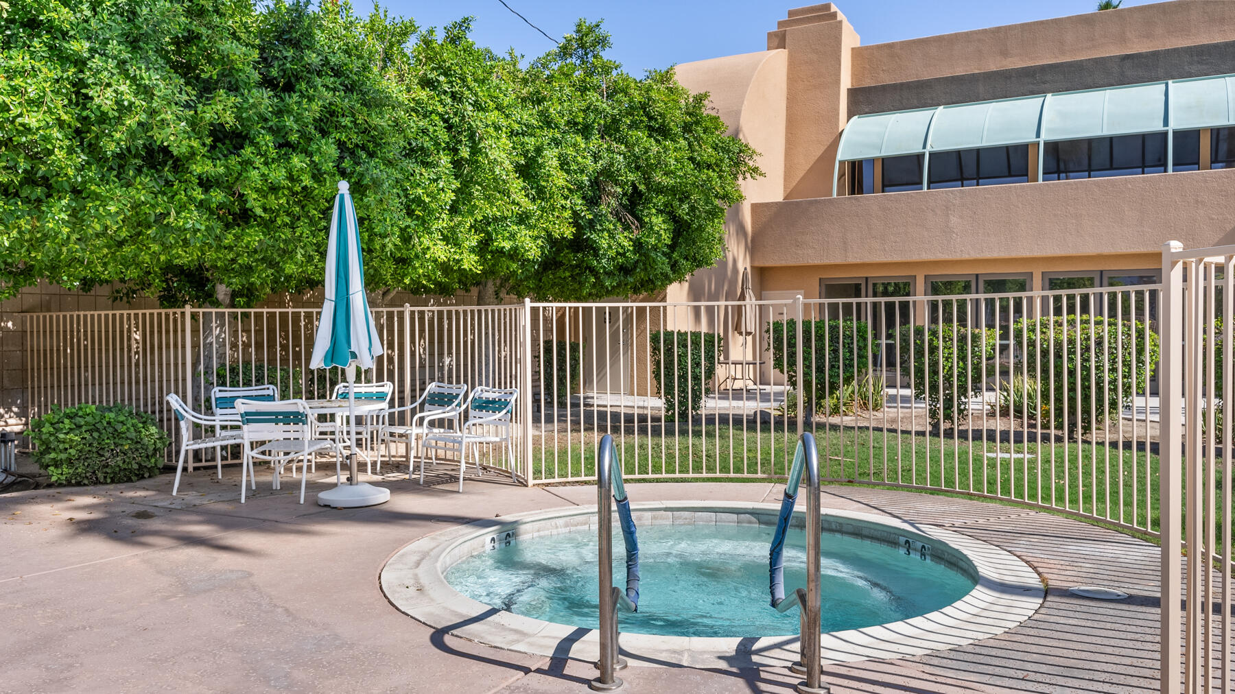 100 East Stevens Road, Unit 502 Palm Springs, CA 92262 - Photo 38 of 49 .