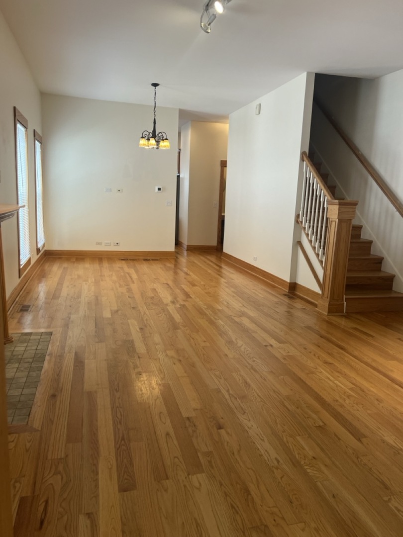 151 Barrypoint Road, Unit A Riverside, IL 60546 - Photo 4 of 7