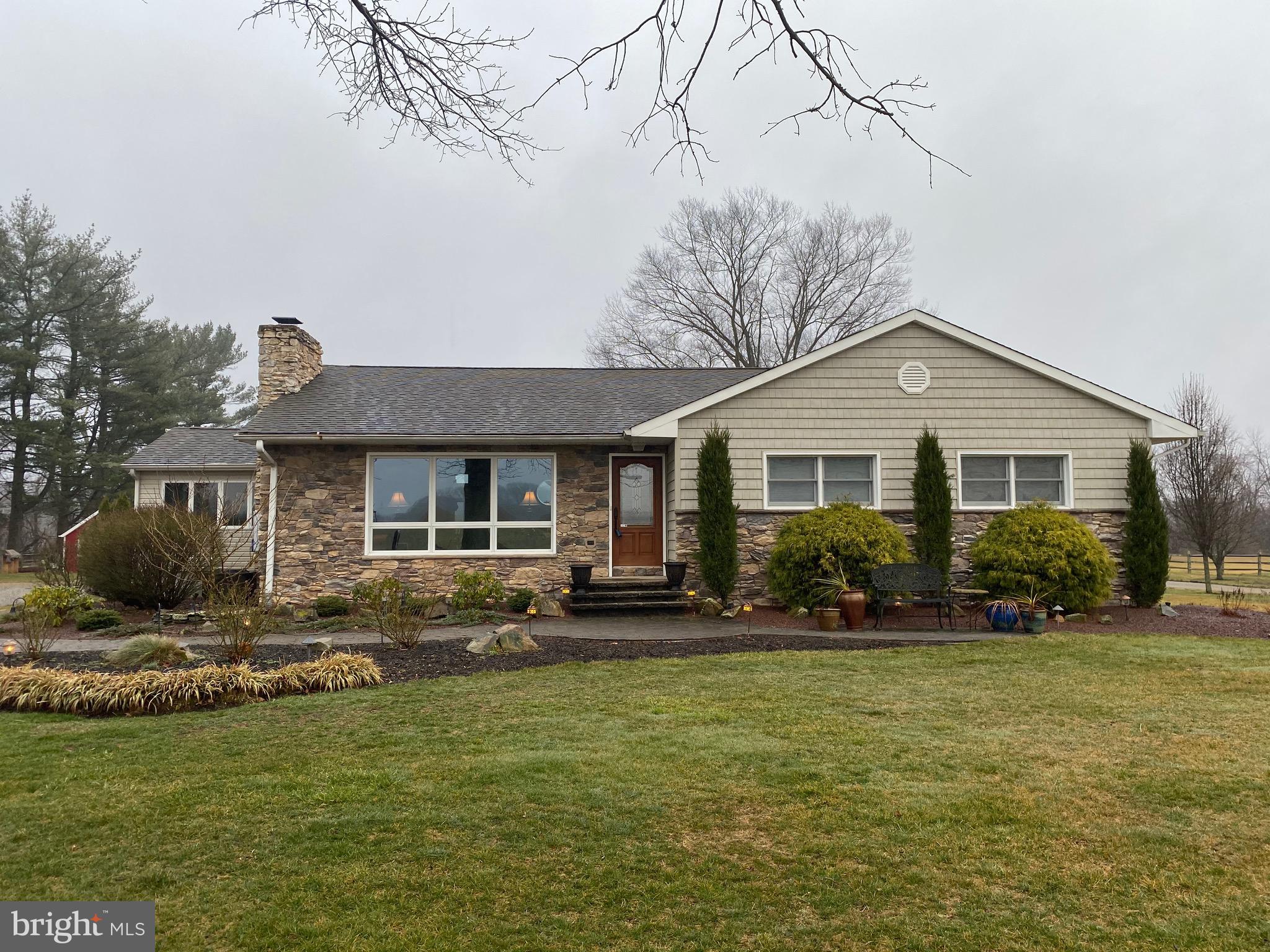 37 Ellisdale Road Allentown, NJ 08501 - Photo 2 of 11 Gallery Image 2