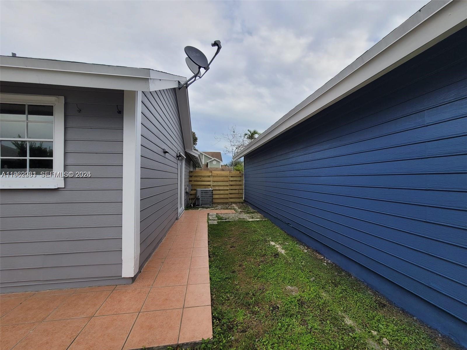 10304 Southwest 139th Place Miami, FL 33186 - Photo 23 of 28