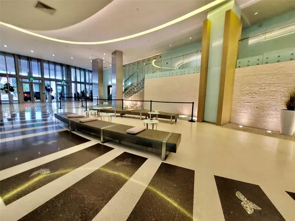 $3,100 | 92 Southwest 3rd Street, Unit 1808, Miami, FL 33130