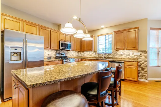 $675,000 | 125 North Spruce Avenue, Wood Dale, IL 60191