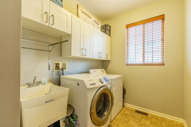 $675,000 | 125 North Spruce Avenue, Wood Dale, IL 60191