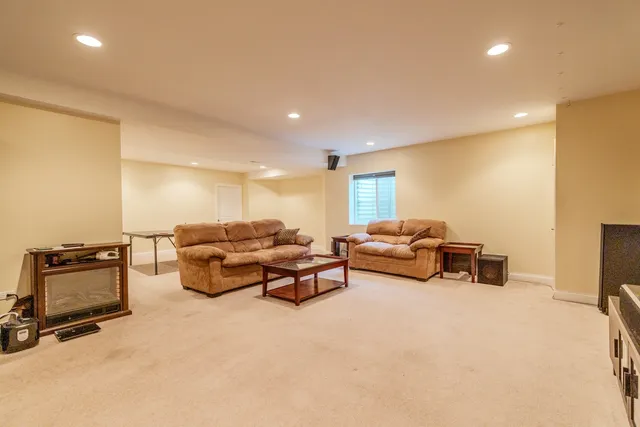 $675,000 | 125 North Spruce Avenue, Wood Dale, IL 60191