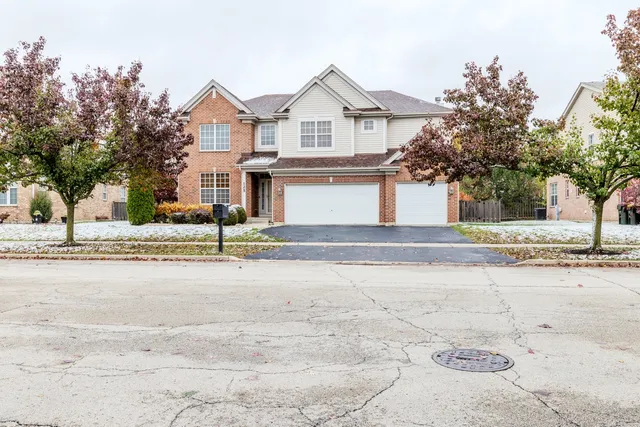 $675,000 | 125 North Spruce Avenue, Wood Dale, IL 60191