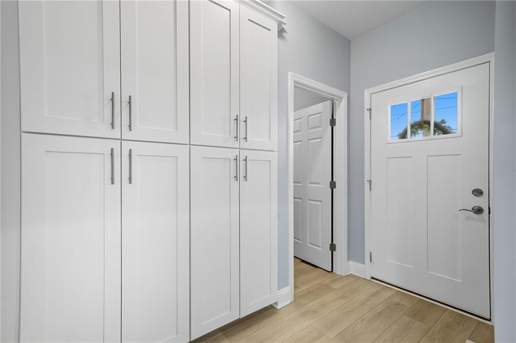 204 North Avenue Fairmount, GA 30139 - Photo 24 of 35 a view of an entryway with hallway