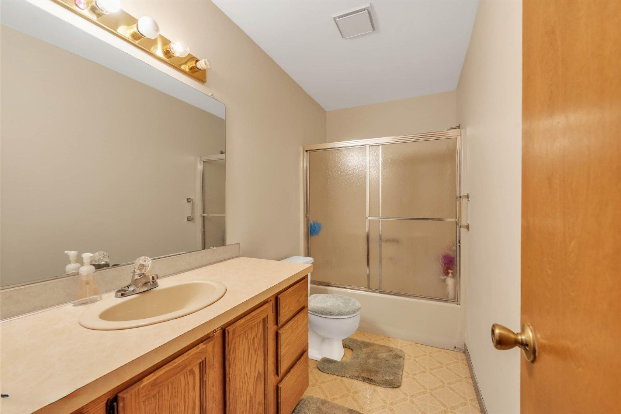 5140 Ridgeview Drive Hudsonville, MI 49426 - Photo 16 of 27 16-5140 Ridgeview Dr-WindowStill-Real-Es