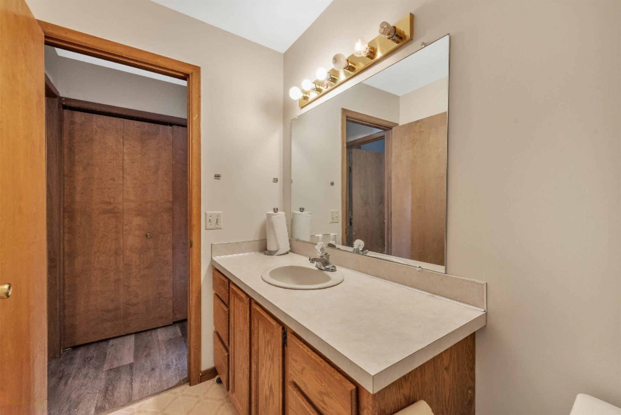 5140 Ridgeview Drive Hudsonville, MI 49426 - Photo 17 of 27 17-5140 Ridgeview Dr-WindowStill-Real-Es