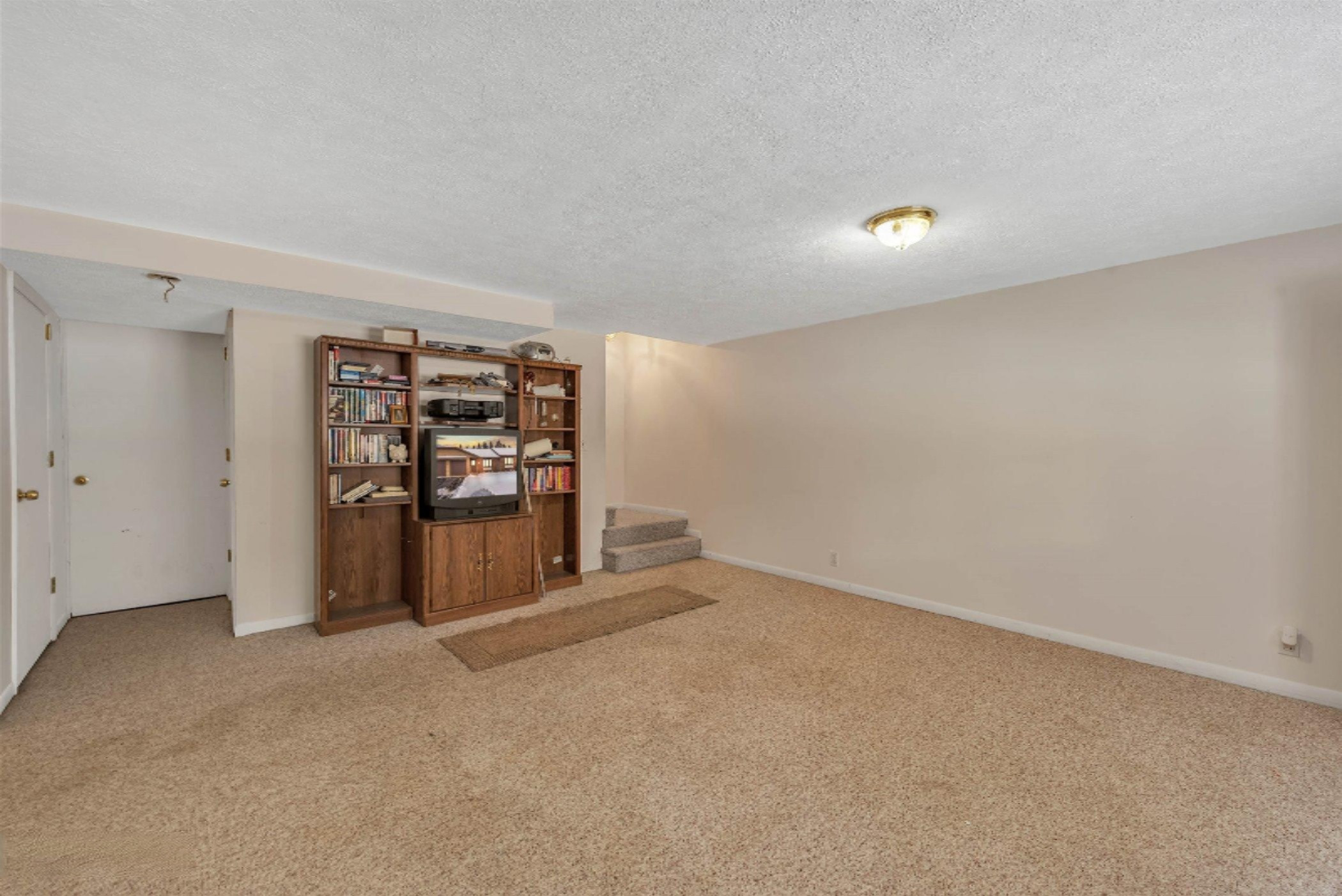 5140 Ridgeview Drive Hudsonville, MI 49426 - Photo 21 of 27 21-5140 Ridgeview Dr-WindowStill-Real-Es