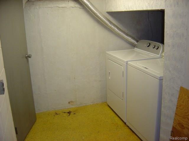 9948 Inkster Road Redford, MI 48239 - Photo 19 of 25 INKSTER LAUNDRY.JPG