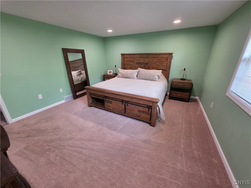 8775 Honeycomb Path Cicero, NY 13039 - Photo 16 of 44 Primary bedroom