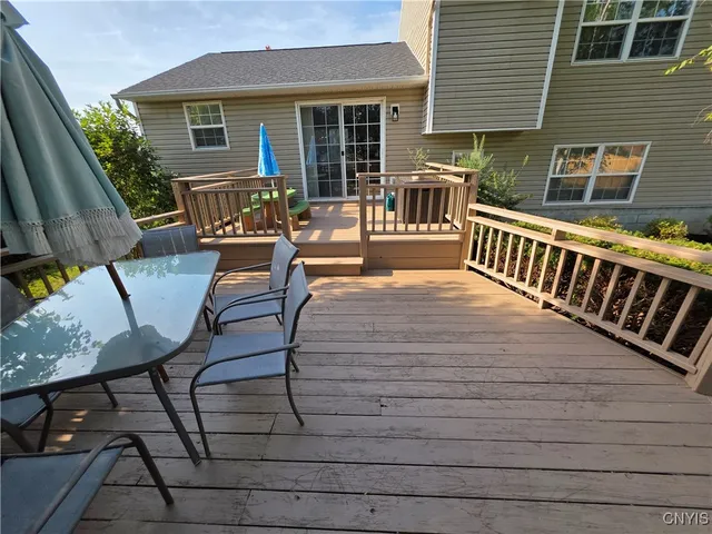 $332,500 | 8775 Honeycomb Path, Cicero, NY 13039