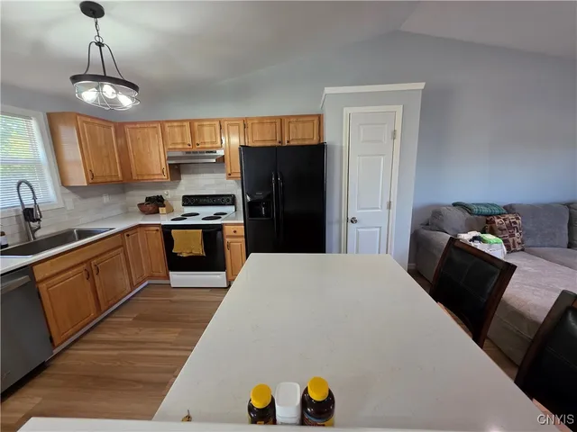 $332,500 | 8775 Honeycomb Path, Cicero, NY 13039