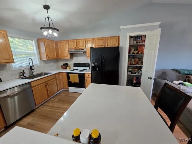 $332,500 | 8775 Honeycomb Path, Cicero, NY 13039