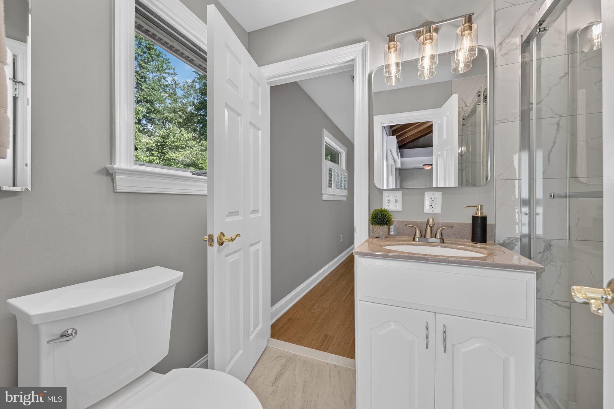 10800 Park Road Lorton, VA 22079 - Photo 18 of 49 First Primary Bathroom