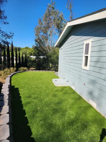 a view of backyard with garden