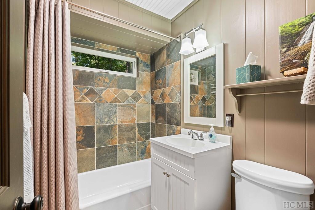 320 Holt Knob Road Highlands, NC 28741 - Photo 18 of 29 Gallery Image 18