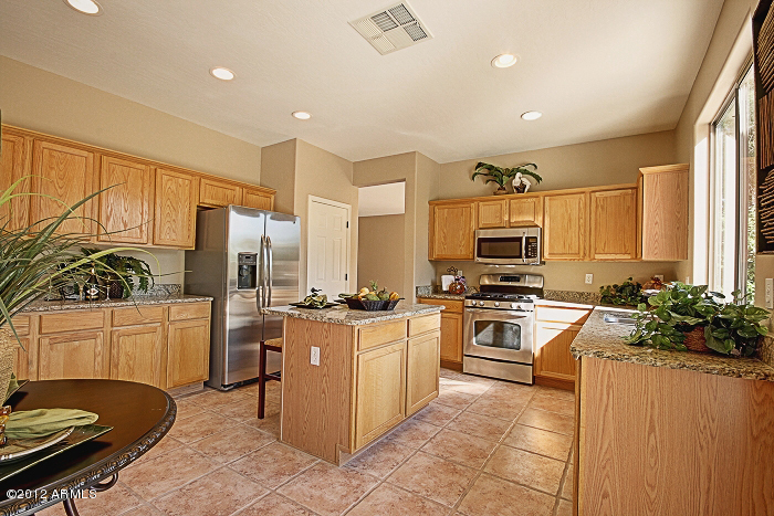 967 East Del Rio Street Gilbert, AZ 85295 - Photo 3 of 20 10