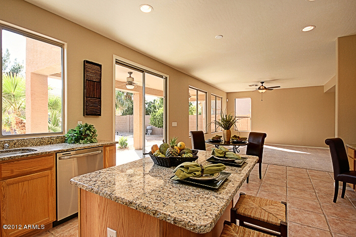 967 East Del Rio Street Gilbert, AZ 85295 - Photo 6 of 20 12