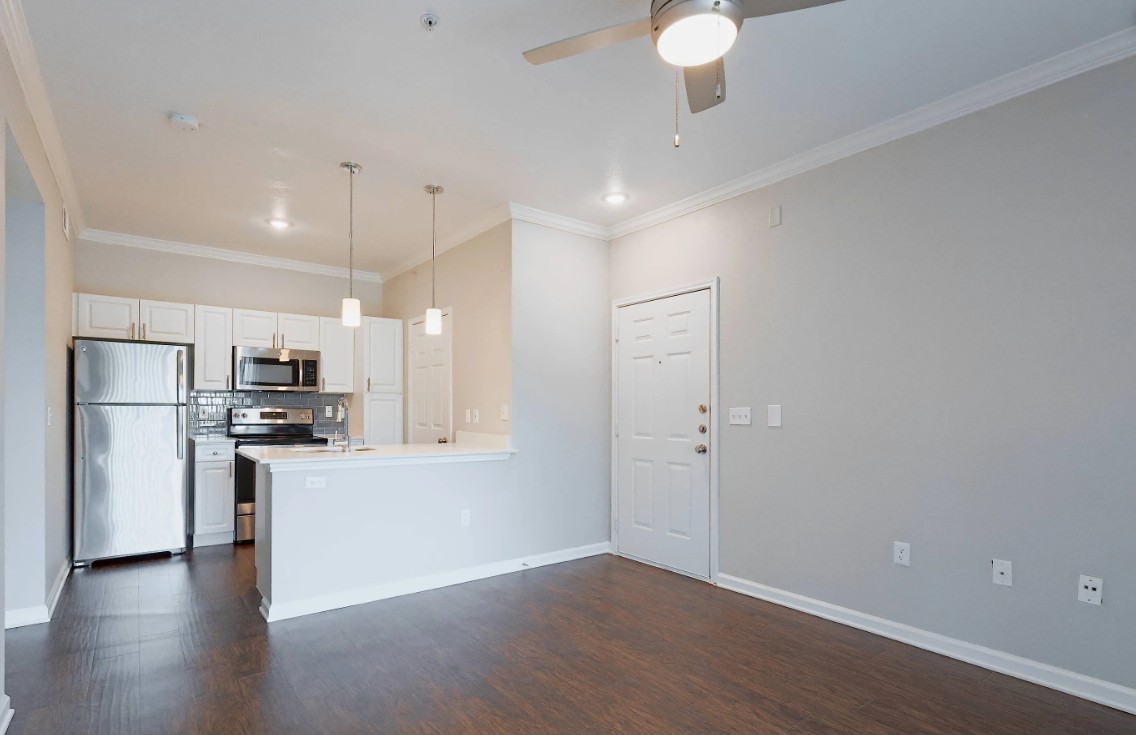 10505 South I-35 Frontage Road, Unit 723 Austin, TX 78747 - Photo 12 of 17 Up to 6 weeks free on select units!