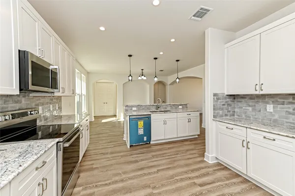 $975,000 | 511-513 Lion Drive, Leander, TX 78641
