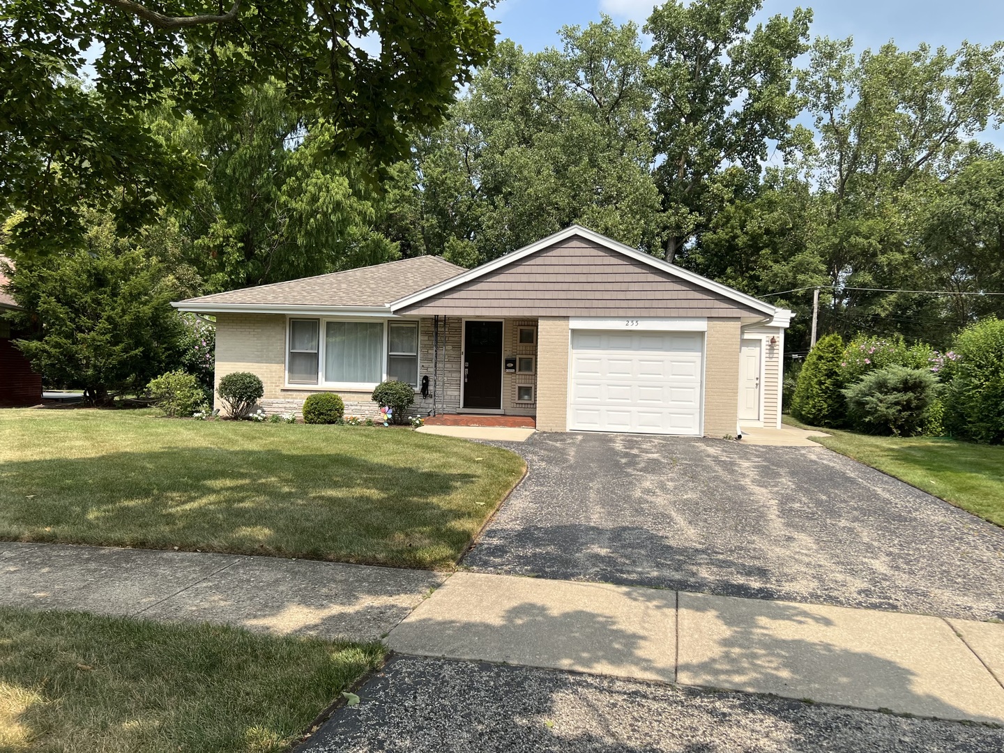255 Riverside Drive Northfield, IL 60093 - Photo 1 of 24 Gallery Image 1