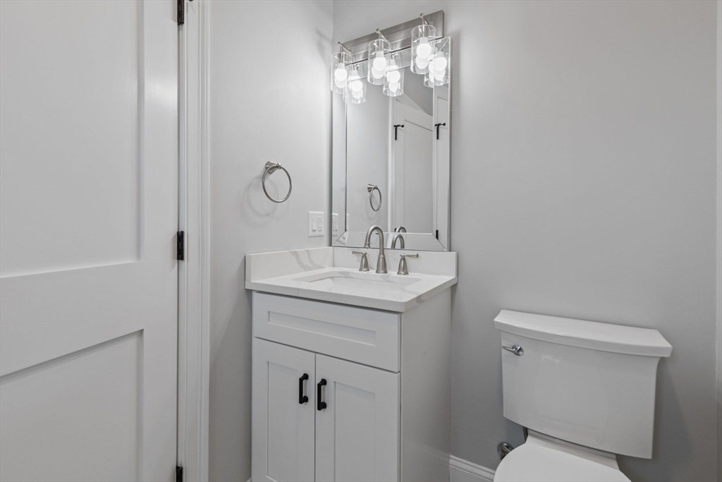 8 R Elm Street, Unit 2 Peabody, MA 01960 - Photo 14 of 37 Gallery Image 14