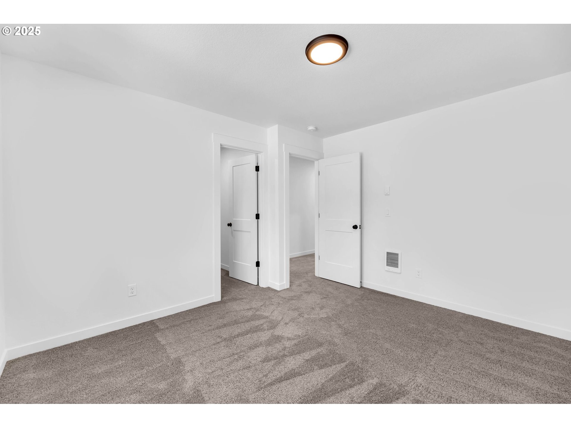 805 West Front Street Winlock, WA 98596 - Photo 20 of 31 a view of an empty room