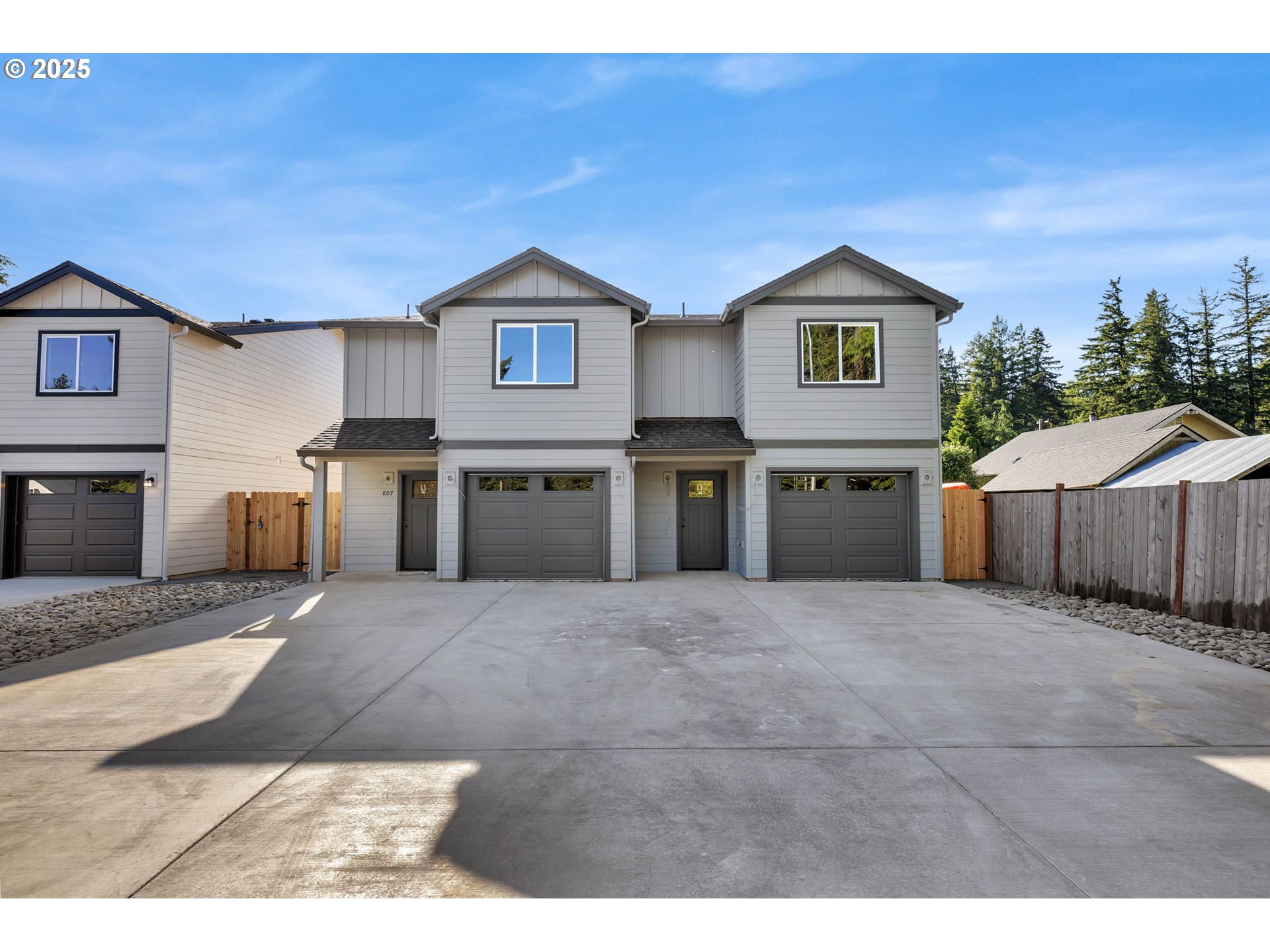 805 West Front Street Winlock, WA 98596 - Photo 2 of 31 a large kitchen with stainless steel appliances granite countertop a stove a sink and a refrigerator
