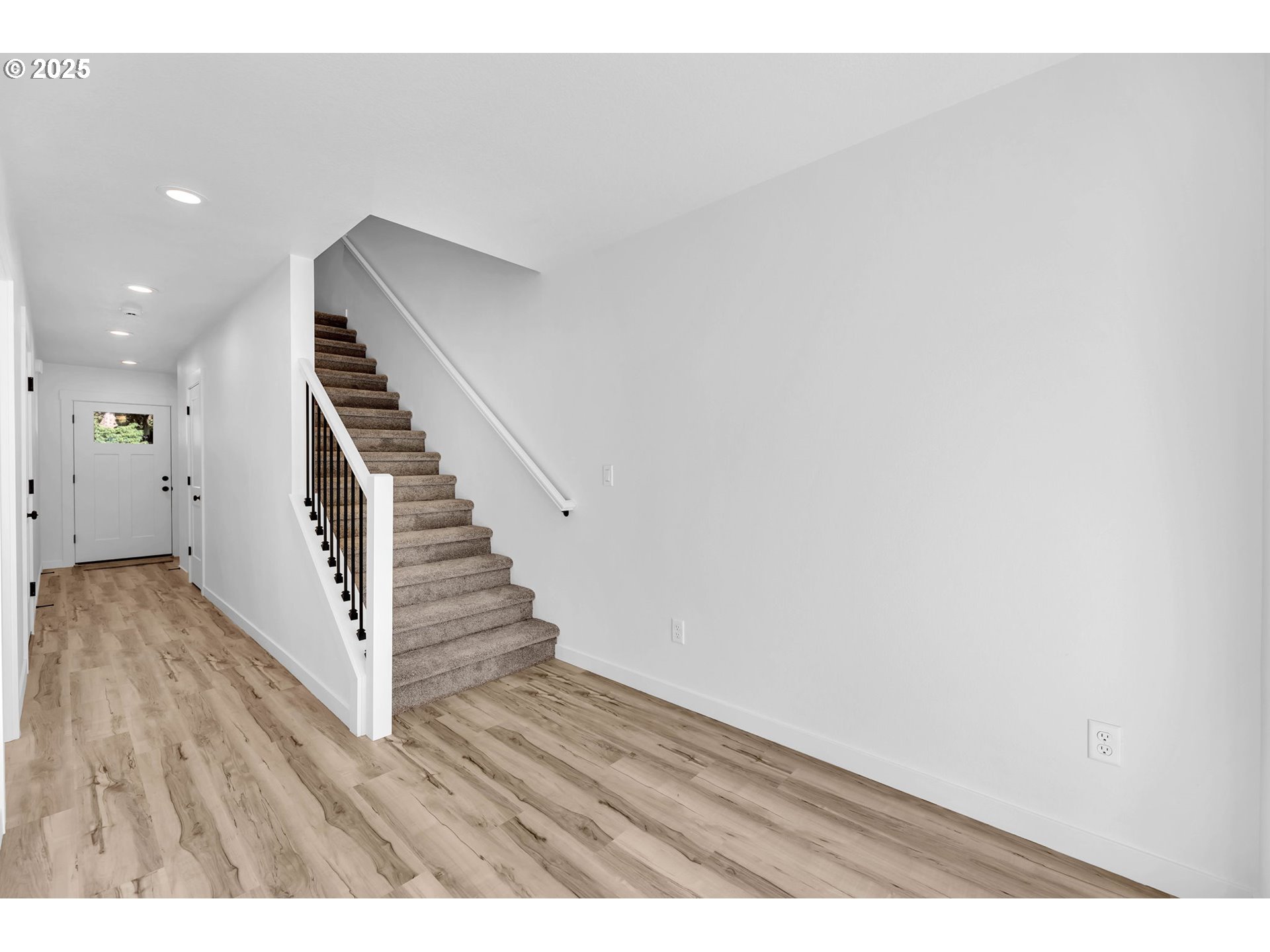 805 West Front Street Winlock, WA 98596 - Photo 3 of 31 a view of entryway with wooden floor