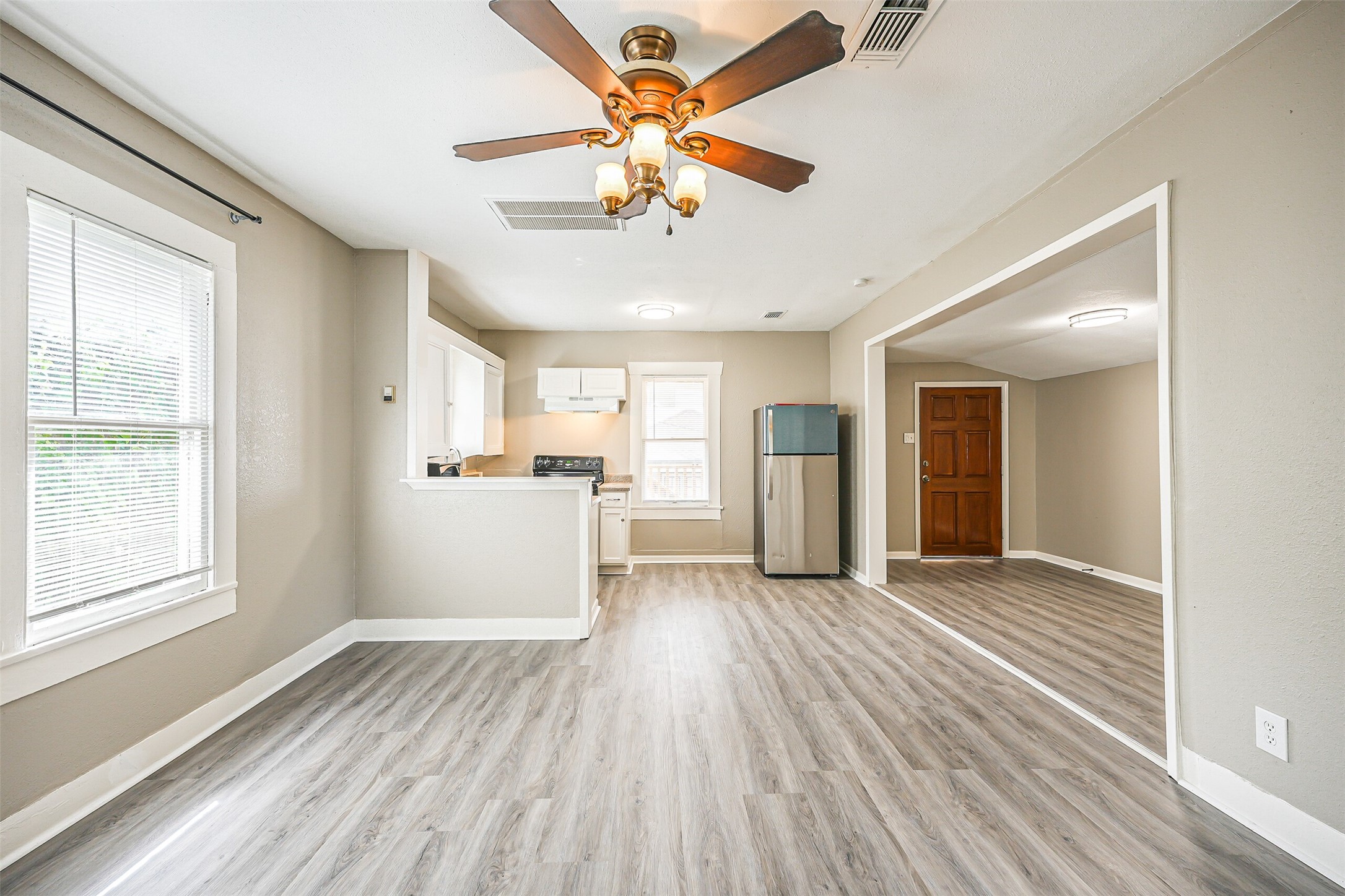 216 Redan Street, Unit 5 Houston, TX 77009 - Photo 11 of 26