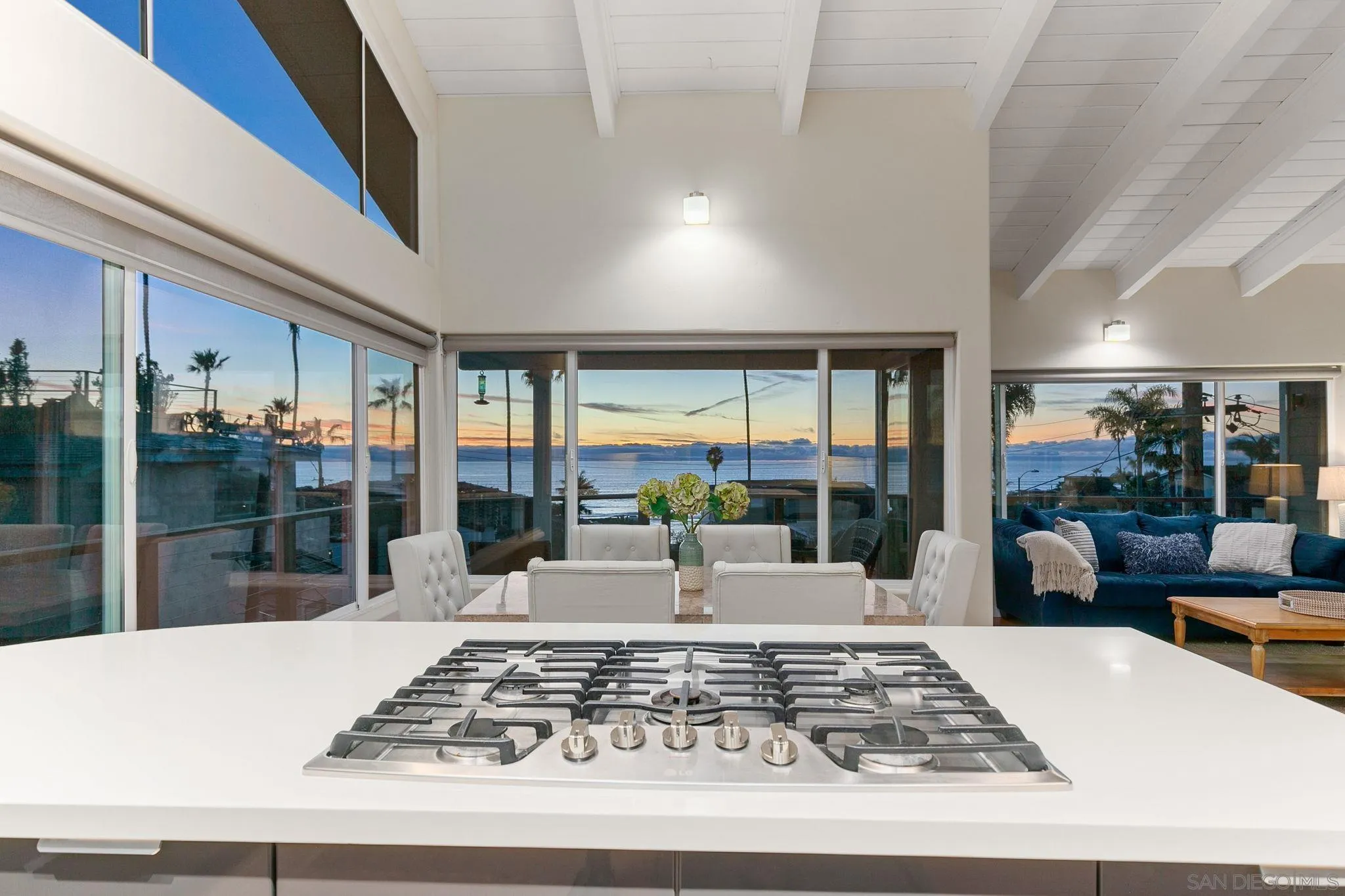 5620 La Jolla Boulevard La Jolla, CA 92037 - Photo 3 of 50 a view of a living room and window