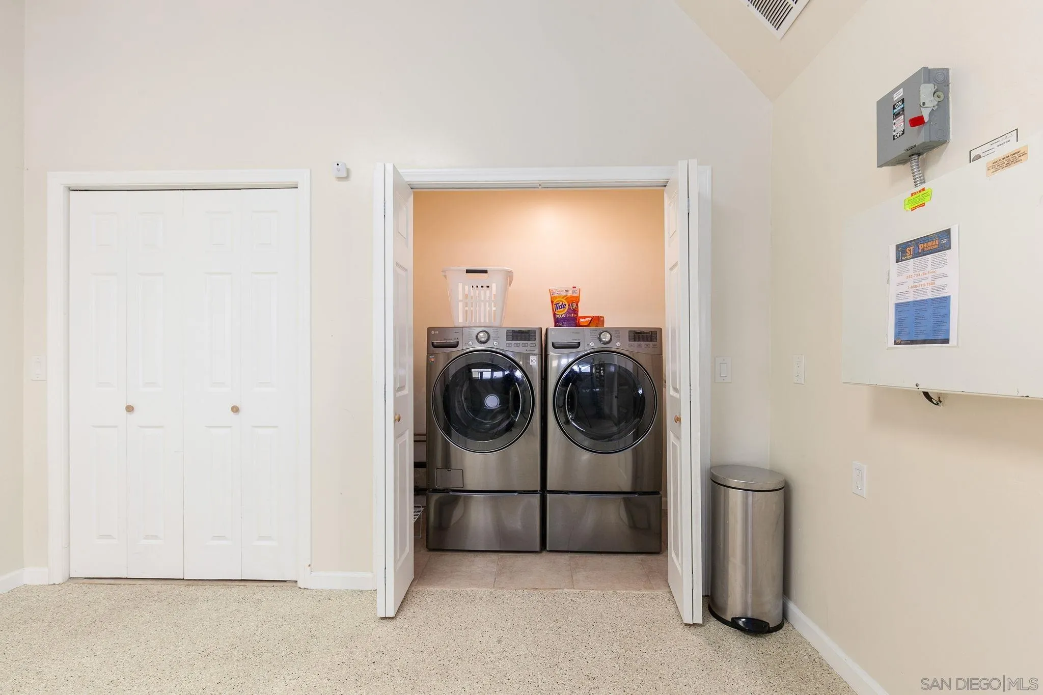 5620 La Jolla Boulevard La Jolla, CA 92037 - Photo 38 of 50 a utility room with dryer and washer