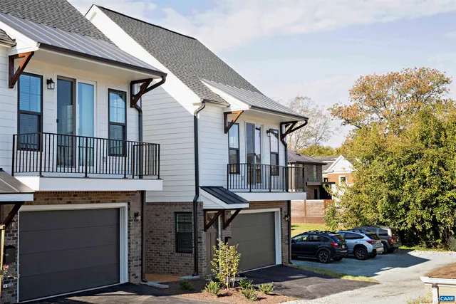 $2,095 | 917 Belmont Avenue, Unit B, Charlottesville, VA 22902
