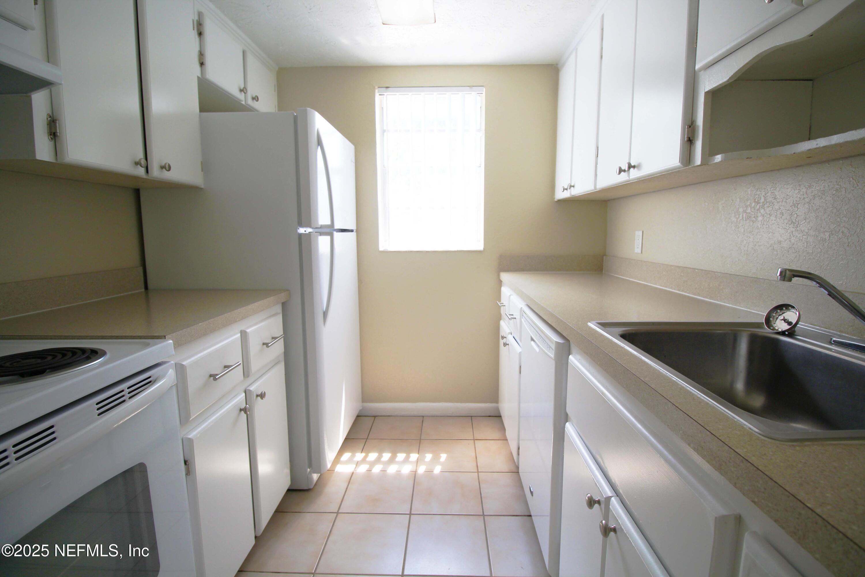 1920 Dean Road, Unit A Jacksonville, FL 32216 - Photo 7 of 22 IMG_4456e