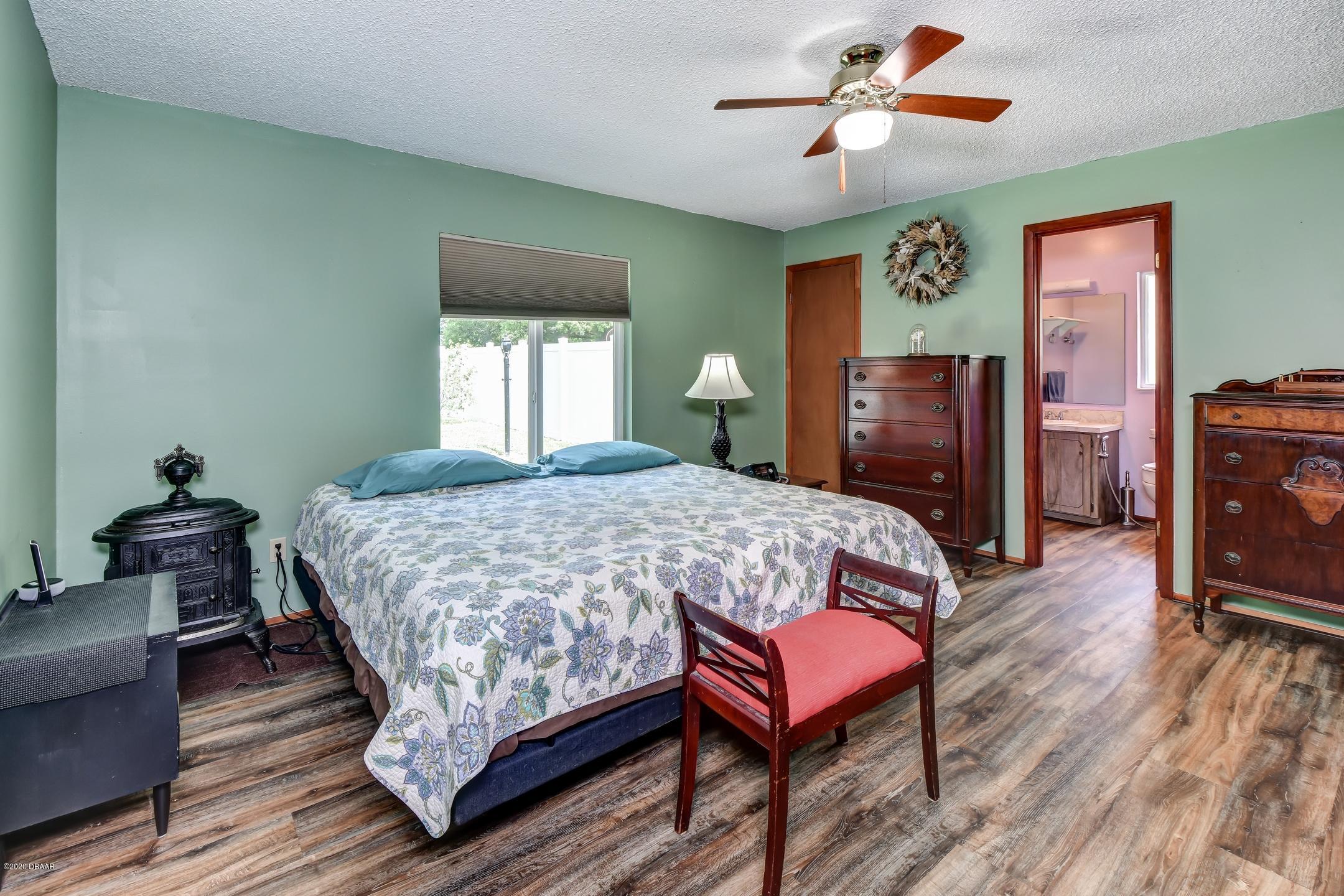 1010 Blackburn Road Pierson, FL 32180 - Photo 13 of 42 13-Master Bedroom