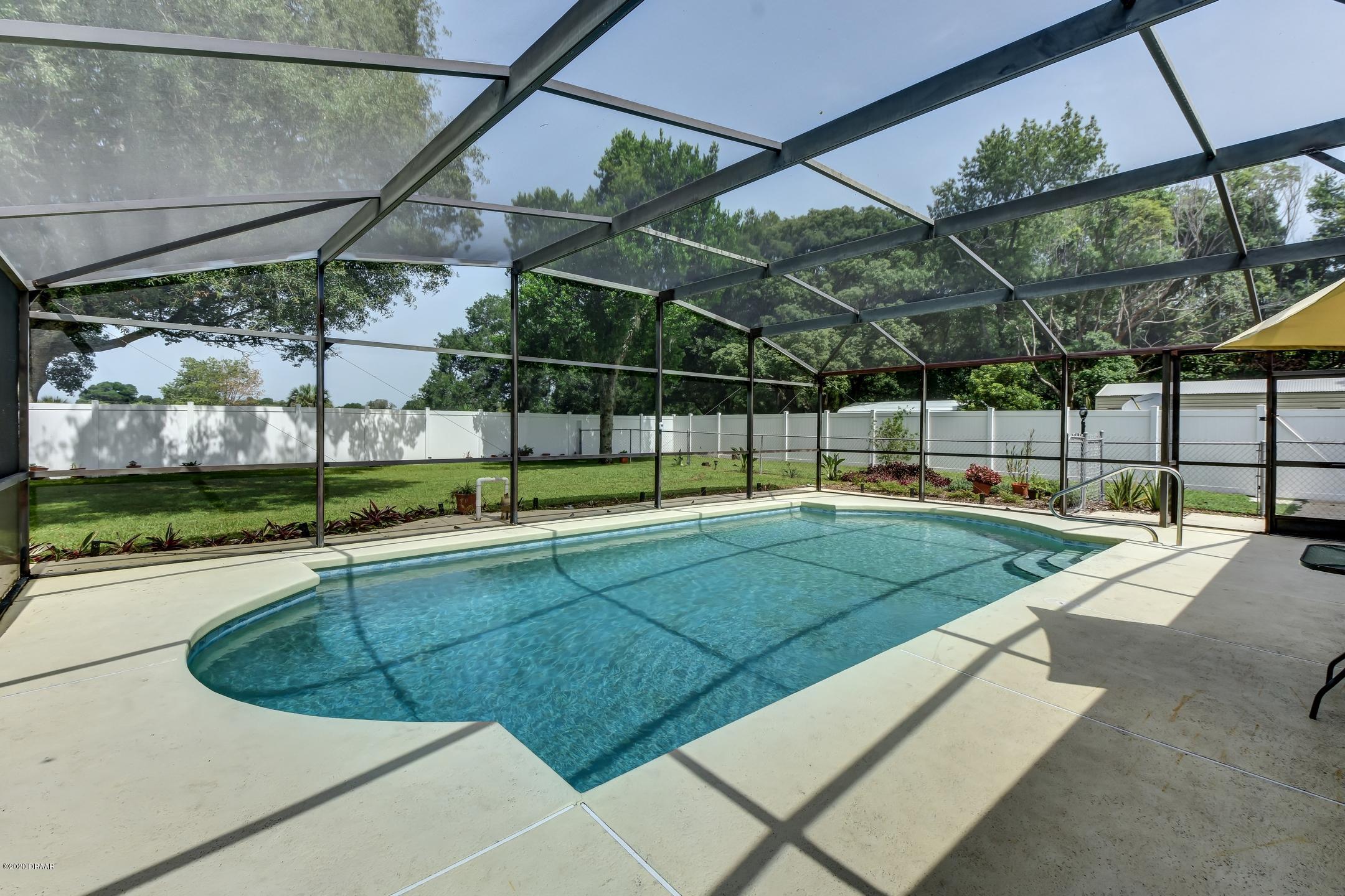 1010 Blackburn Road Pierson, FL 32180 - Photo 23 of 42 23-Pool Area