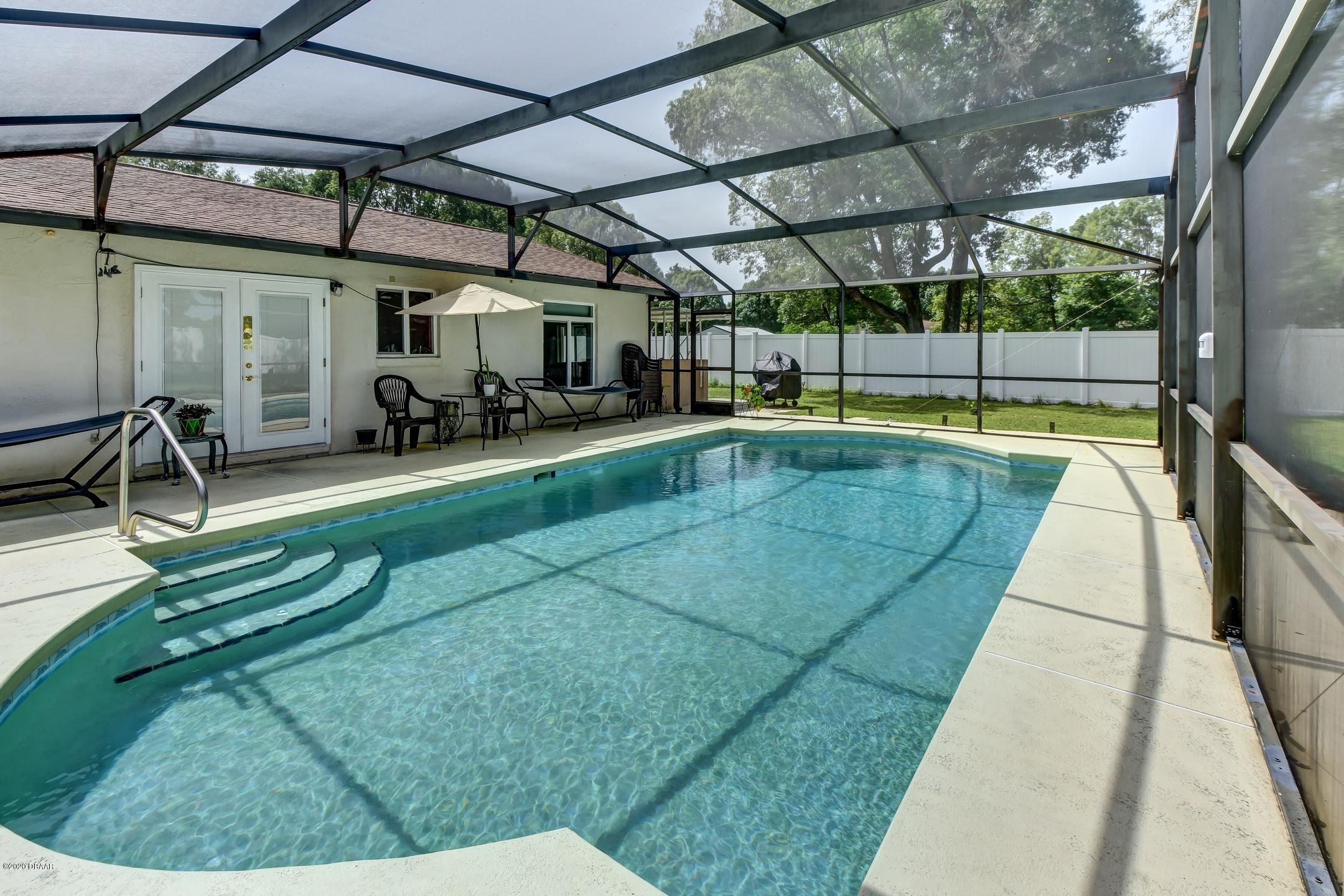1010 Blackburn Road Pierson, FL 32180 - Photo 25 of 42 25-Pool Area