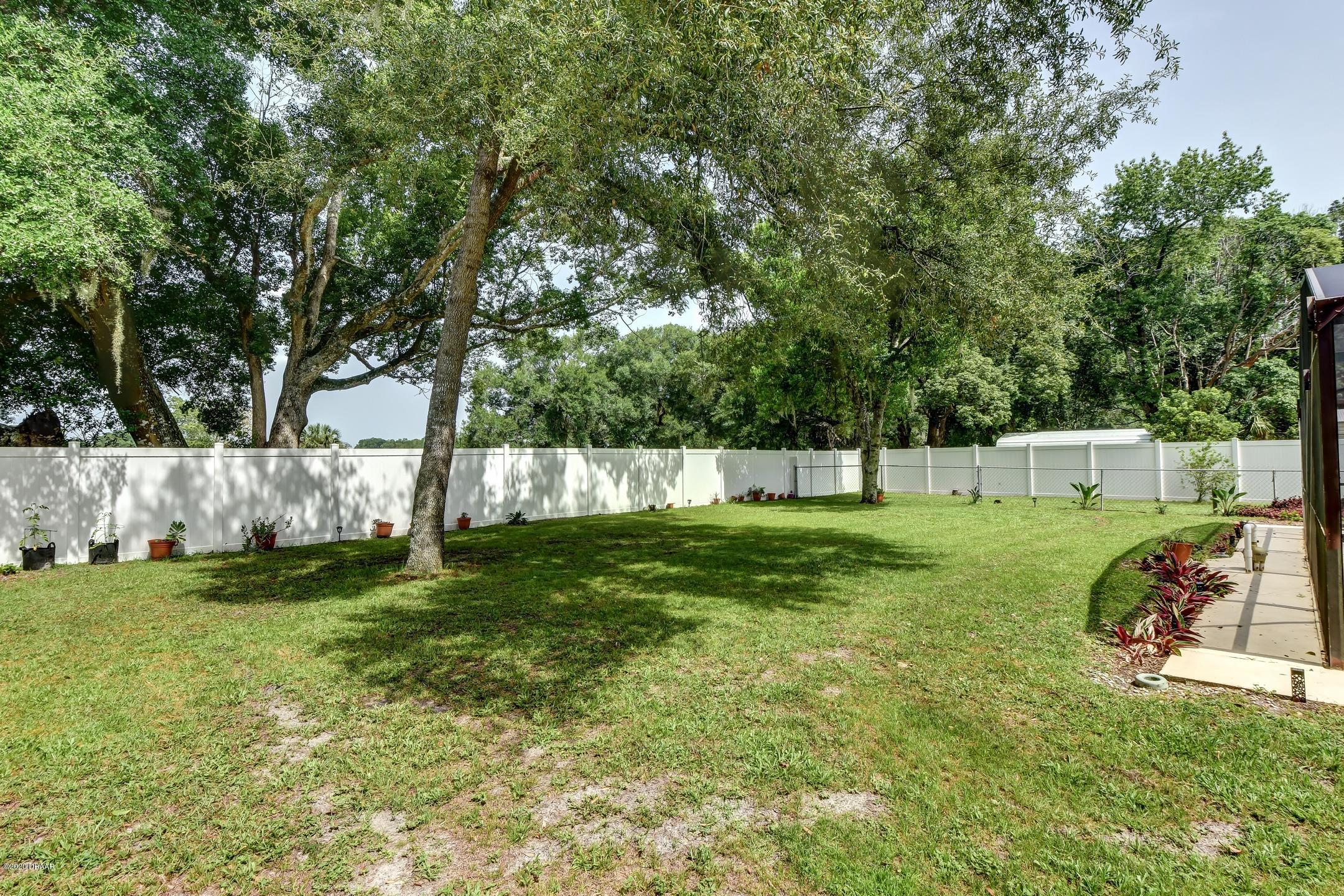 1010 Blackburn Road Pierson, FL 32180 - Photo 28 of 42 28-Rear Yard Area