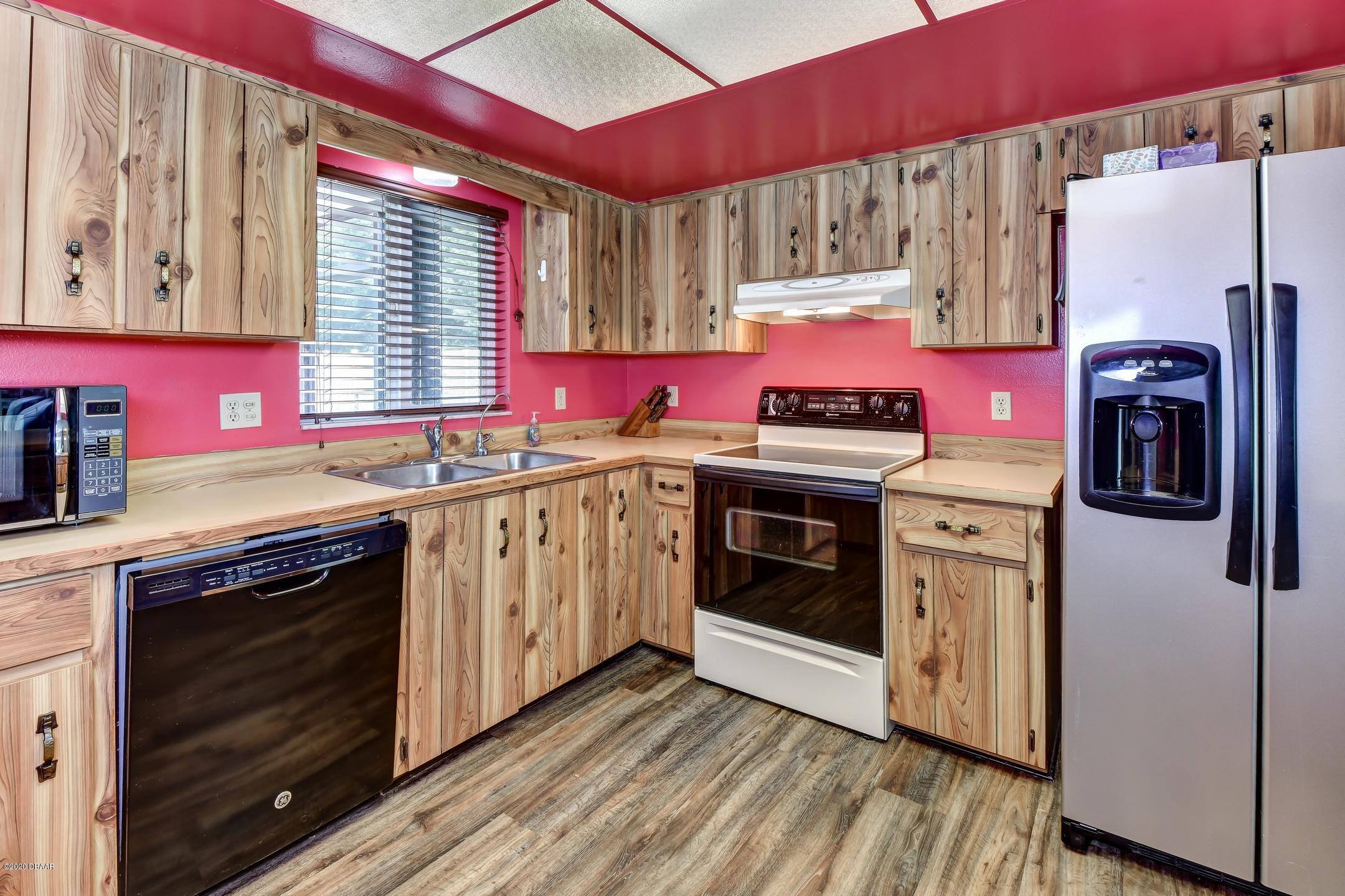 1010 Blackburn Road Pierson, FL 32180 - Photo 8 of 42 8-Kitchen Area