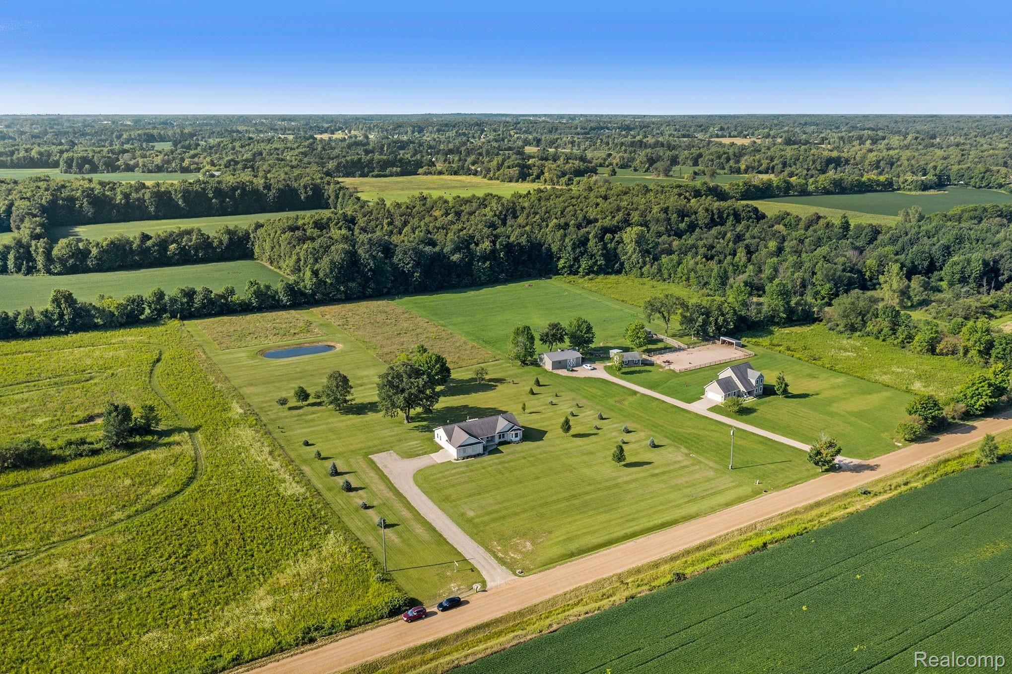 677 Mountview Road Lapeer, MI 48446 - Photo 36 of 42 DJI_0268.jpg
