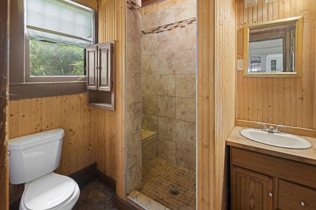 903 4th Street Southwest Paris, TX 75460 - Photo 10 of 29