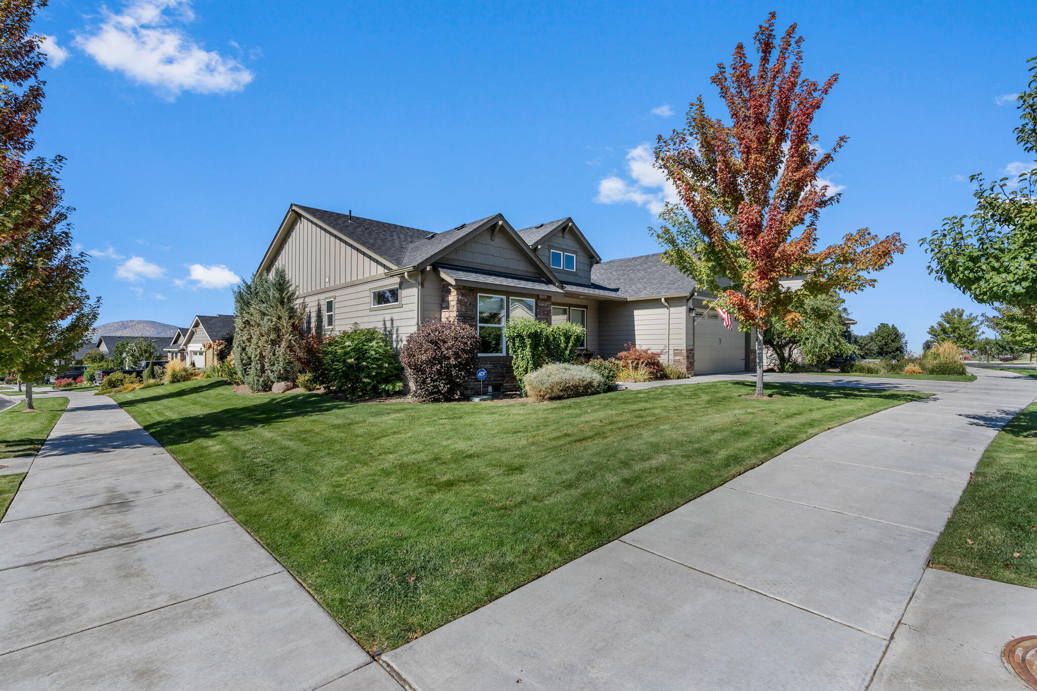 2899 Southwest 47th Street Redmond, OR 97756 - Photo 3 of 40 2024_10_1_289_sw_47th_st_rdm-5